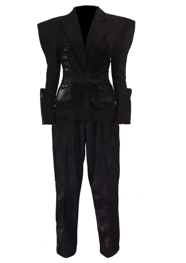 Syrus suit
