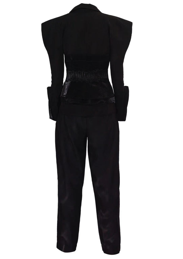 Syrus suit